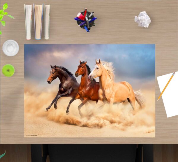 Schreibtischunterlage - Drei Pferde - aus Vinyl
