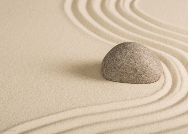 Zen Garten mit Stein im Sand