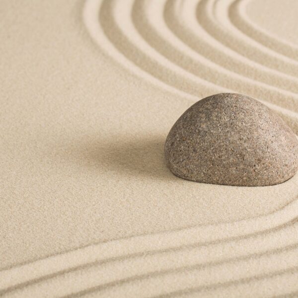 Zen Garten mit Stein im Sand