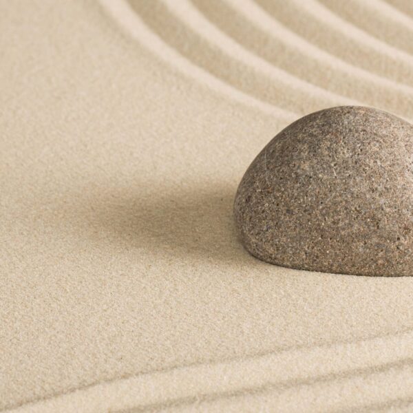 Zen Garten mit Stein im Sand