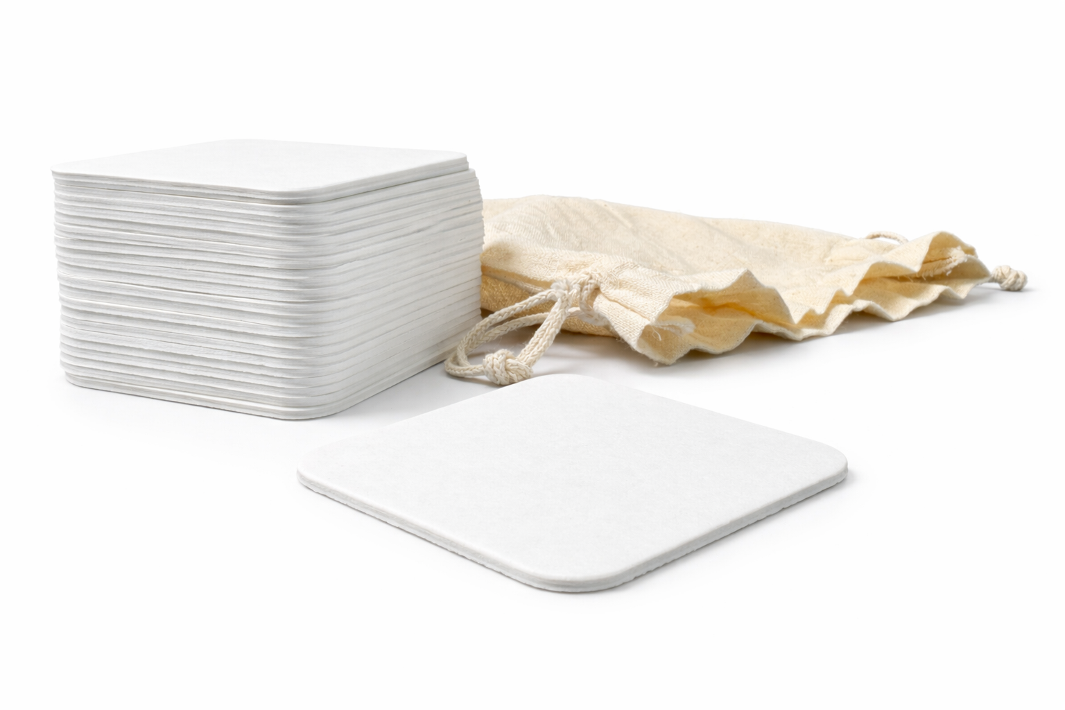 Memory-Spiel zum Selbstgestalten – zum Bemalen oder Bekleben – aus rein weißem Spezial-Schichtpapier – 28 blanko Karten 7 x 7 cm – ergonomische Form – inkl. praktischen Säckchen