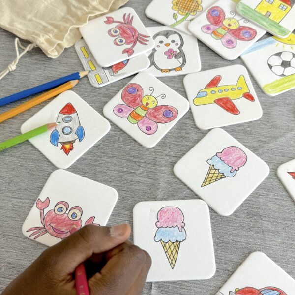 Memory-Spiel zum Selbstgestalten - zum Bemalen oder Bekleben - aus rein weißem Spezial-Schichtpapier - 28 blanko Karten 7 x 7 cm - ergonomische Form - inkl. praktischen Säckchen – Bild 4