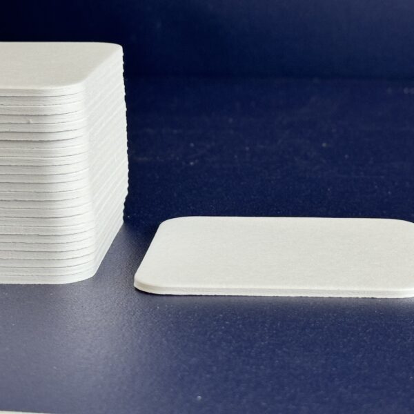 Memory-Spiel zum Selbstgestalten - zum Bemalen oder Bekleben - aus rein weißem Spezial-Schichtpapier - 28 blanko Karten 7 x 7 cm - ergonomische Form - inkl. praktischen Säckchen – Bild 2