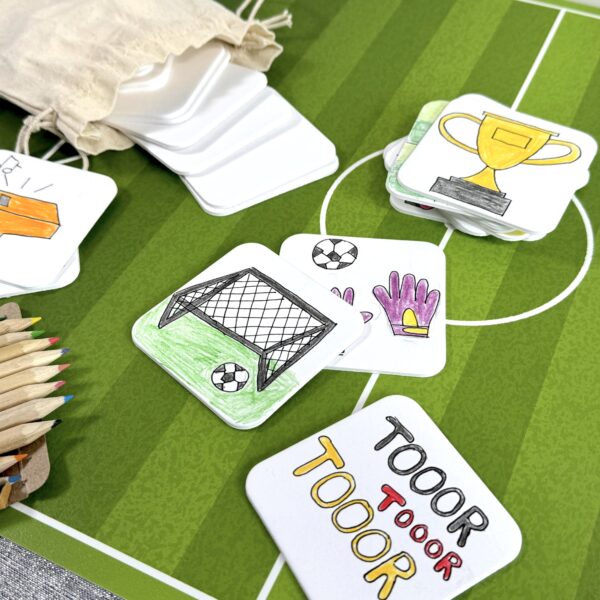 Memory-Spiel zum Selbstgestalten - zum Bemalen oder Bekleben - aus rein weißem Spezial-Schichtpapier - 28 blanko Karten 7 x 7 cm - ergonomische Form - inkl. praktischen Säckchen – Bild 5